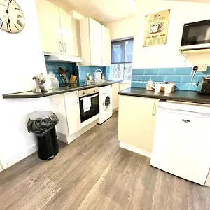 Serene And Cozy 1-bedroom House With Parking Cambridge (Cambridgeshire)