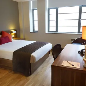 3* Hotel Britannia Study